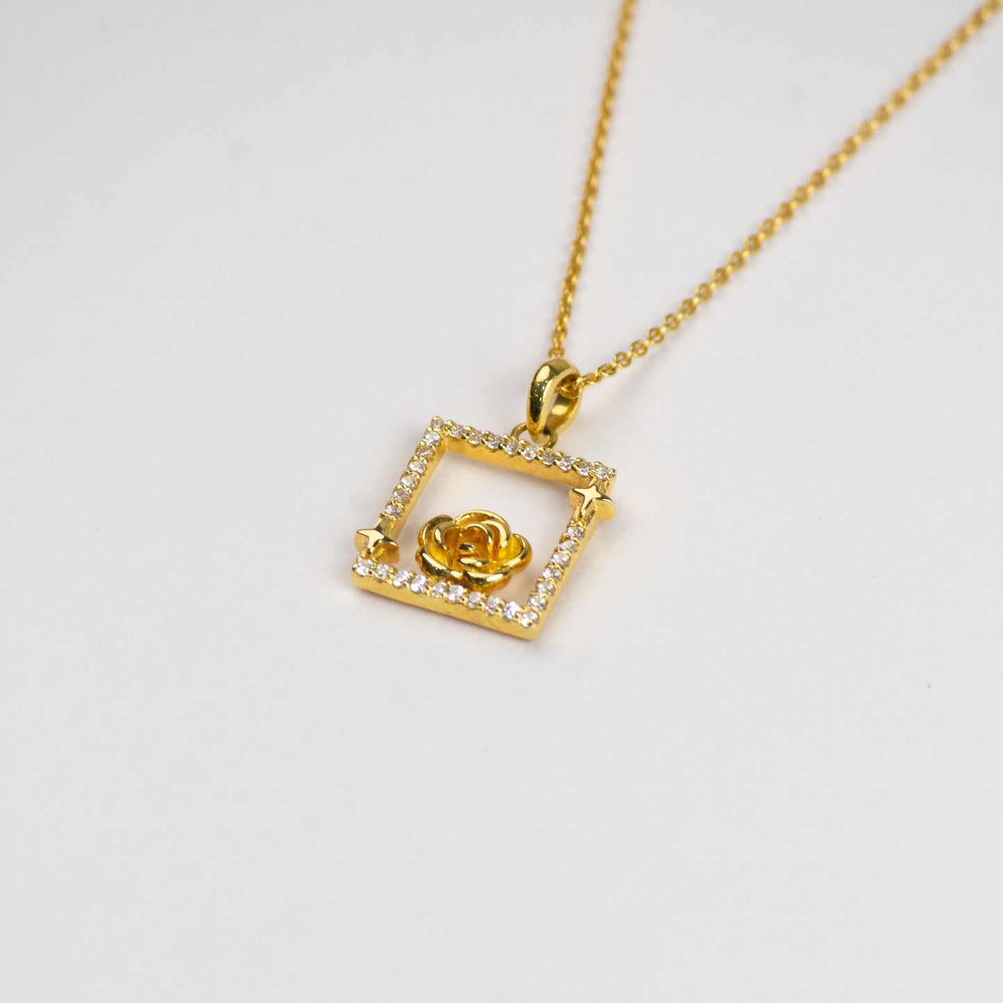 Rosaé Frame Necklace