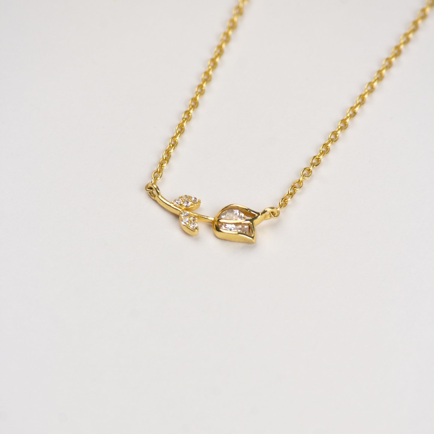 Dream of Facets - Rose Necklace