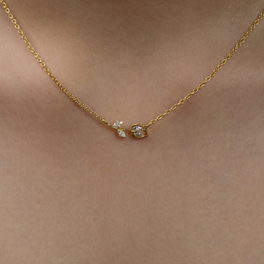 Dream of Facets - Rose Necklace