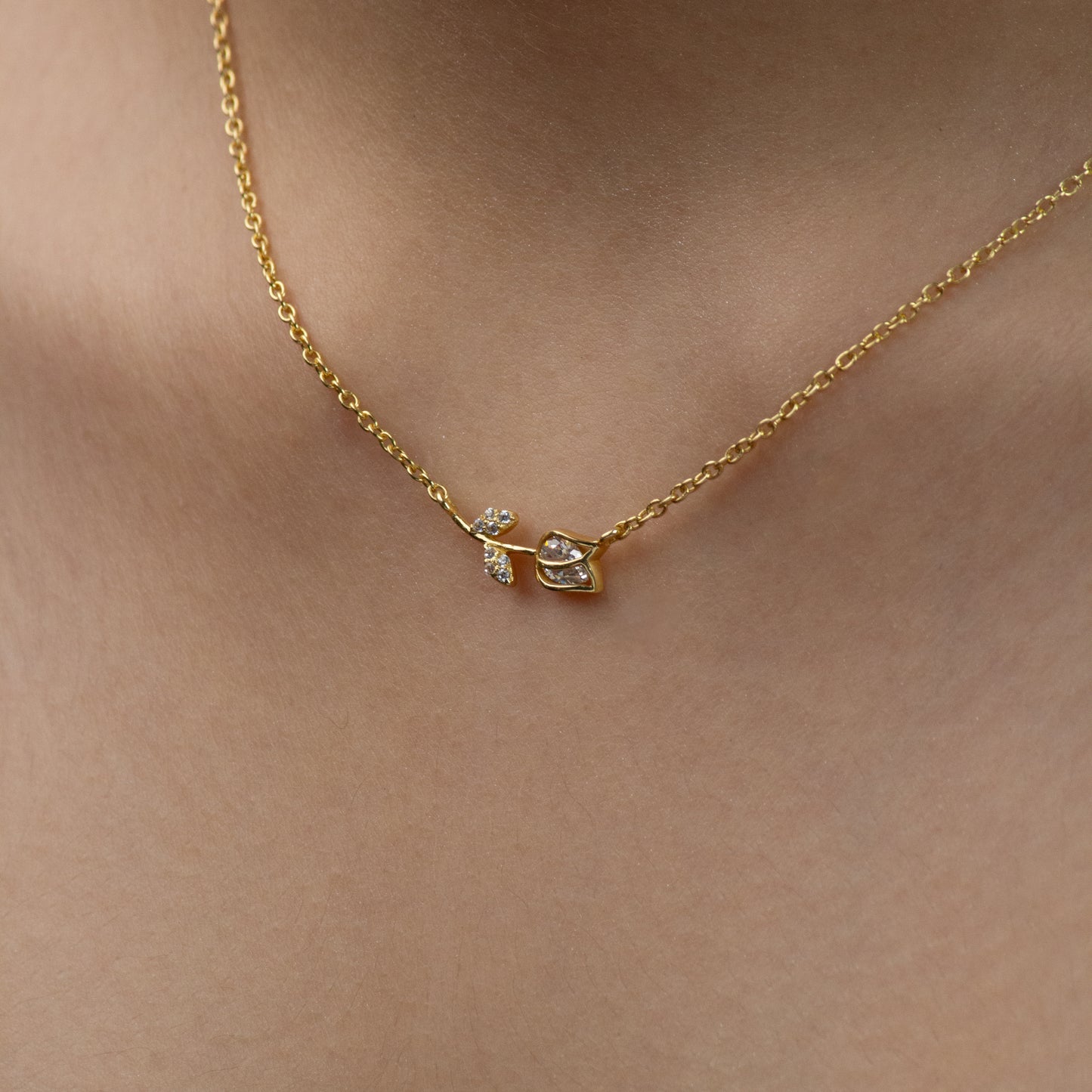 Dream of Facets - Rose Necklace