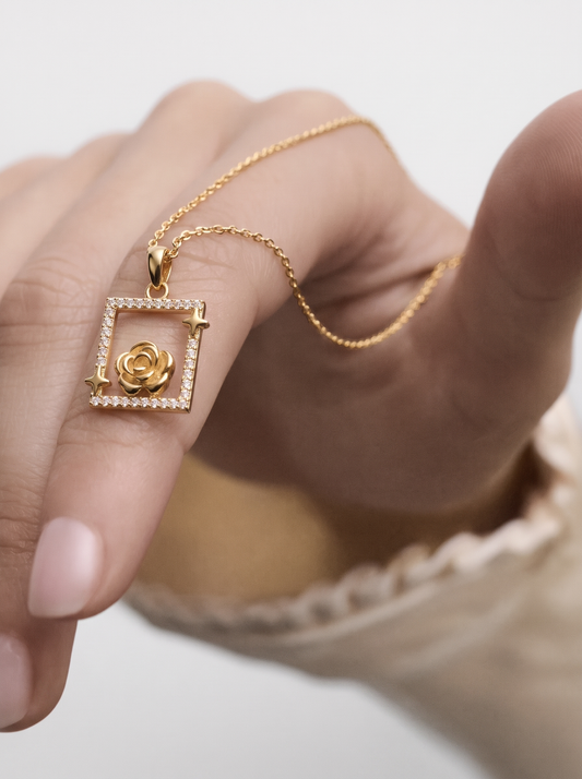 Rosaé Frame Necklace