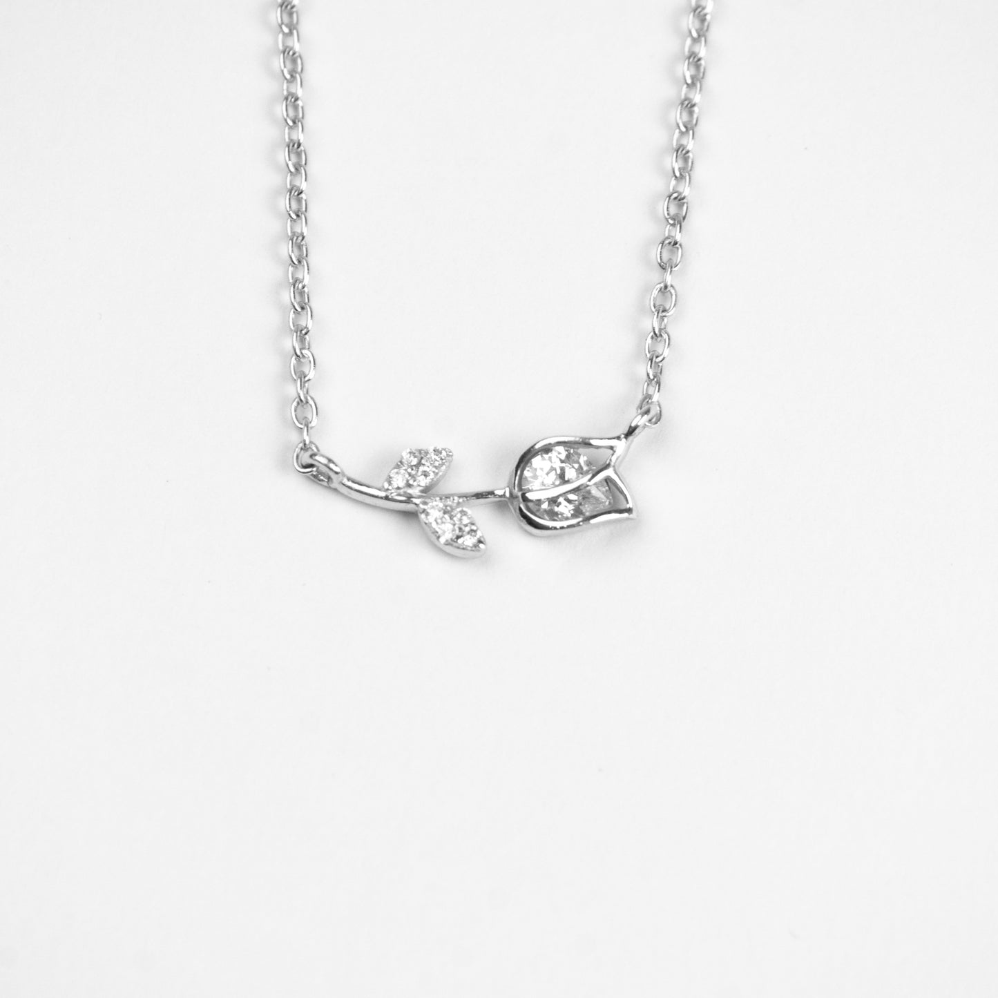 Dream of Facets - Rose Necklace