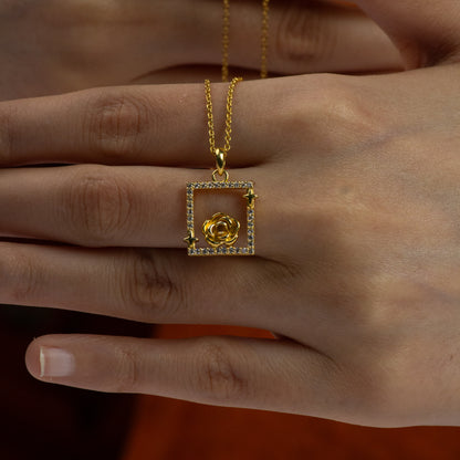 Rosaé Frame Necklace