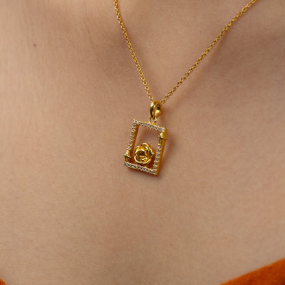 Rosaé Frame Necklace