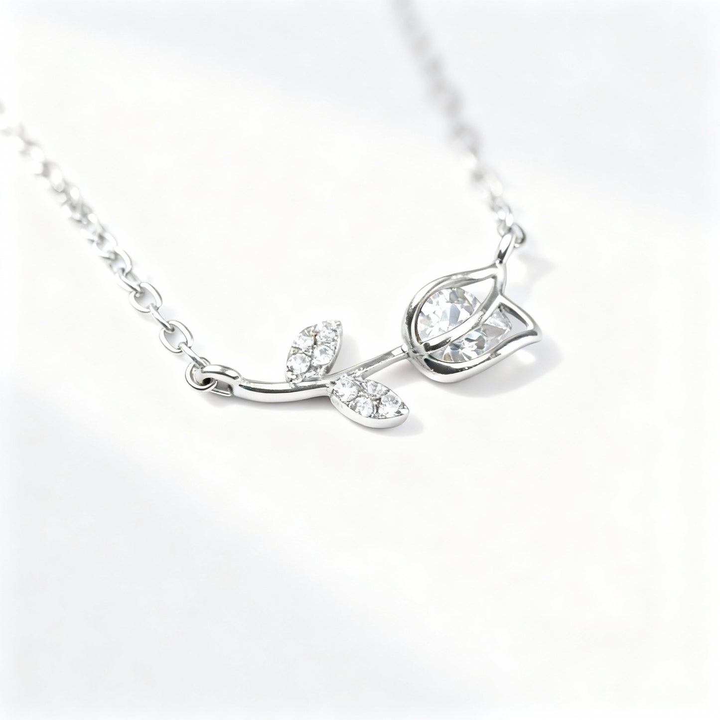 Dream of Facets - Rose Necklace