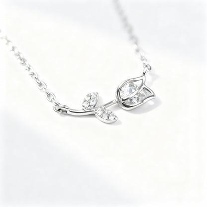 Dream of Facets - Rose Necklace