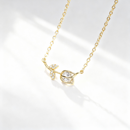 Dream of Facets - Rose Necklace